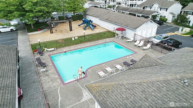 23301 Cedar Way Unit U102, Mountlake Terrace, WA 98043 - community pool with a patio