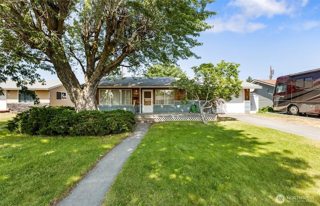 53 K St NE, Ephrata, WA 98823 - view of front of home featuring a front lawn and driveway