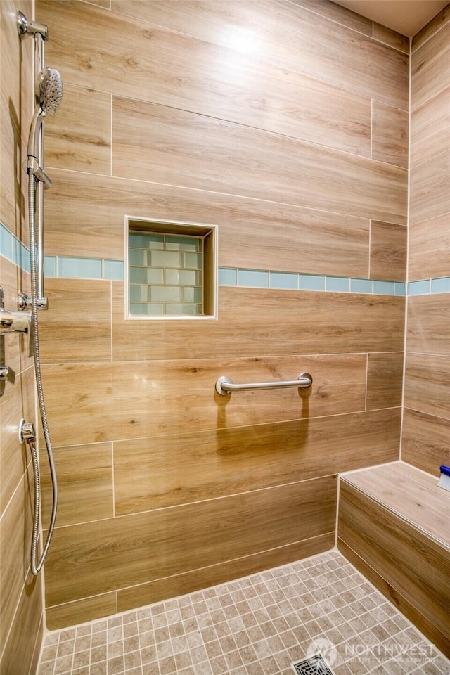 1511 E Ocean Shores Blvd SW, Ocean Shores, WA 98569 - full bath with tiled shower