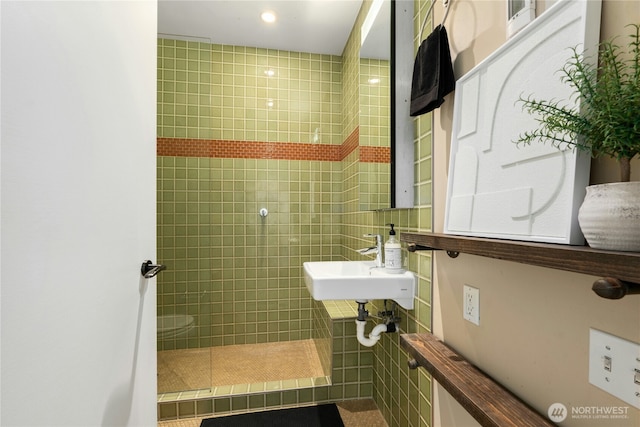 1111 E Pike St Unit 302, Seattle, WA 98122 - full bath with tiled shower and recessed lighting