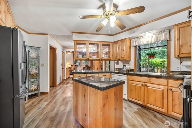 14000 NE 97th Ave, Vancouver, WA 98662 - kitchen with freestanding refrigerator, dishwasher, ornamental molding, a ceiling fan, and a peninsula
