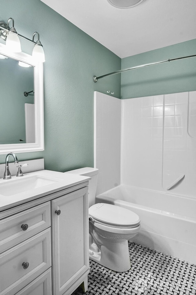 4138 21st Ave SW, Seattle, WA 98106 - full bath featuring vanity, bathtub / shower combination, and a textured wall