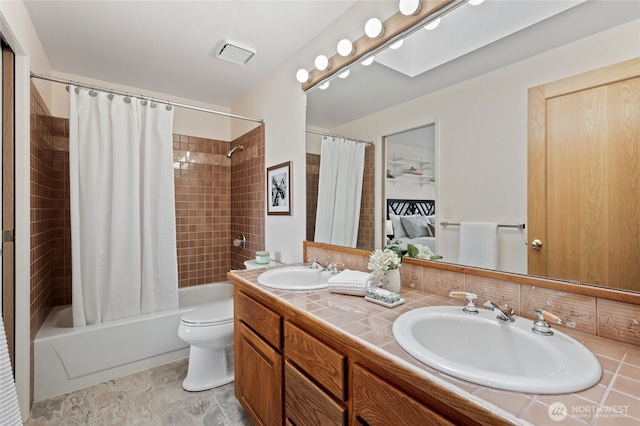 19724 Island Pkwy E, Lake Tapps, WA 98391 - bathroom featuring shower / bath combination with curtain and double vanity