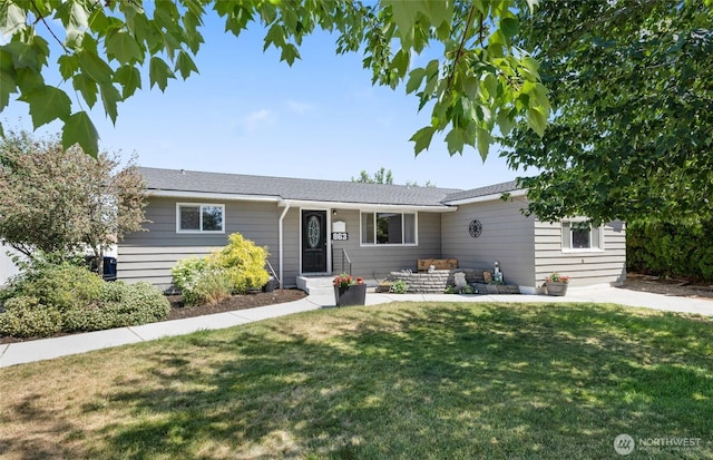 863 N Vista Dr, Moses Lake, WA 98837 - single story home with a front yard
