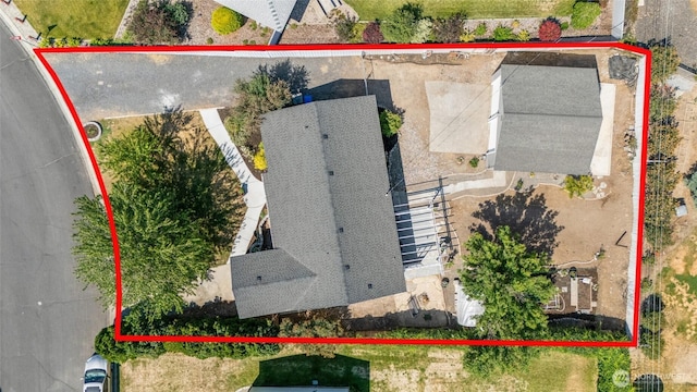 863 N Vista Dr, Moses Lake, WA 98837 - aerial view of property and surrounding area with property parcel outlined