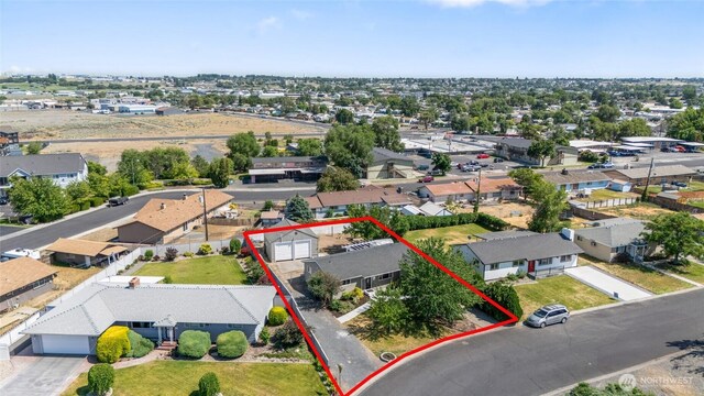 863 N Vista Dr, Moses Lake, WA 98837 - aerial view of residential area featuring property boundaries highlighted