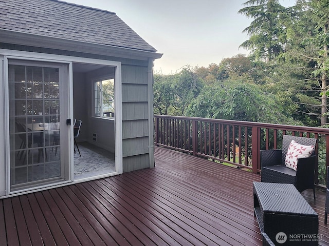 3616 23rd Ave W, Seattle, WA 98199 - view of wooden terrace