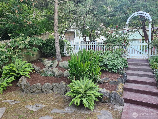 3616 23rd Ave W, Seattle, WA 98199 - view of yard
