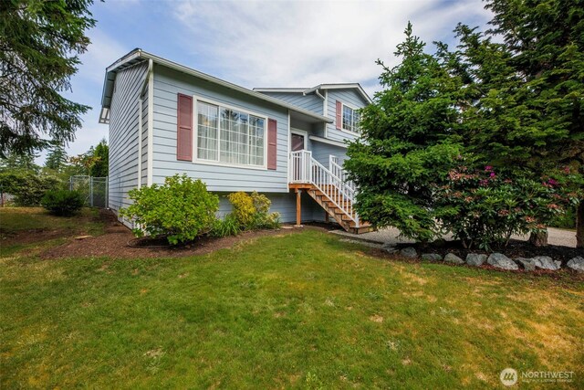 5908 3rd Dr W, Everett, WA 98203 - view of front of house with a front yard
