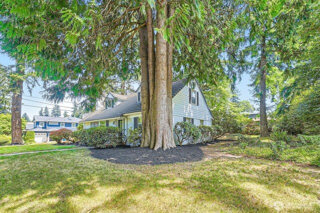 3706 84th Ave SE, Mercer Island, WA 98040 - view of front of property featuring a front lawn