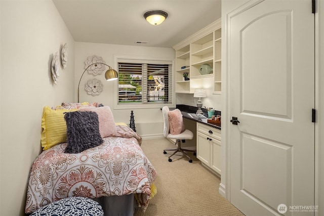 67 Cascade Ky, Bellevue, WA 98006 - bedroom with built in study area and light carpet