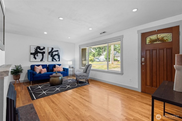 19515 7th Ave NE, Shoreline, WA 98155 - living room with wood finished floors and recessed lighting