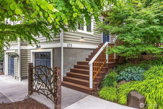 473 Glen Hollow Pl SW, Bainbridge Island, WA 98110 - view of exterior entry