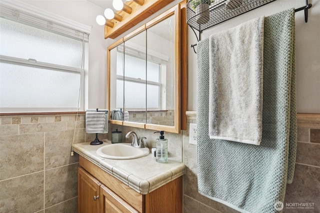 115 7th Ave SW, Puyallup, WA 98371 - bathroom featuring vanity and tile walls