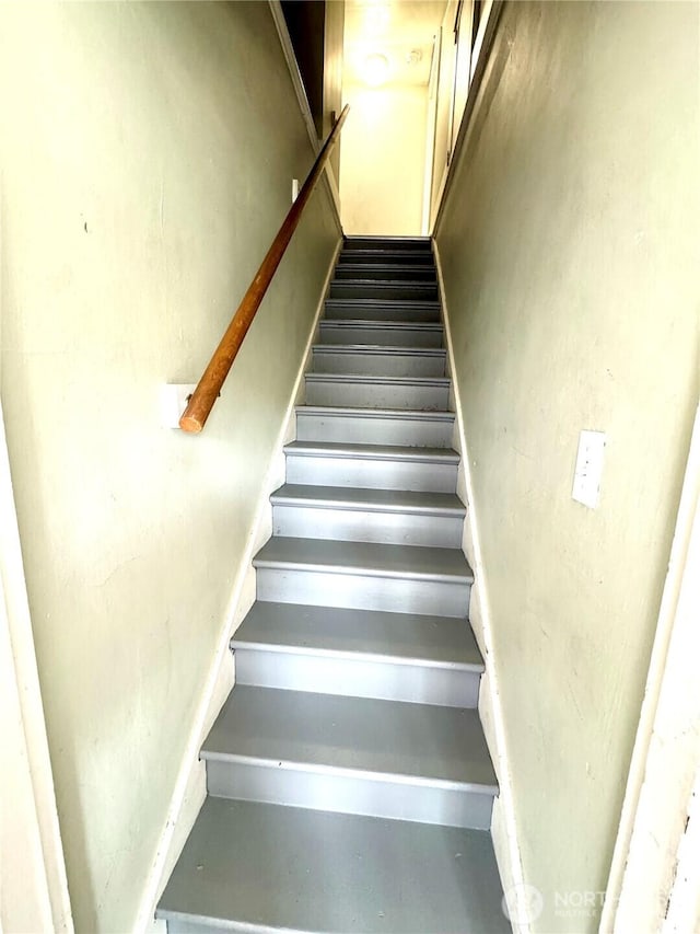 608 N Puget Sound Ave, Tacoma, WA 98406 - view of stairway