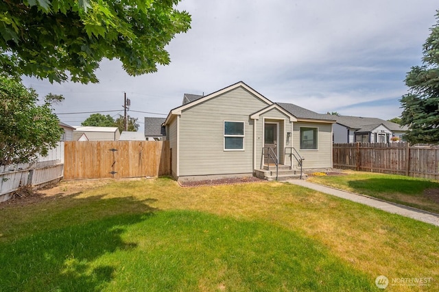 357 7th Ave SW, Ephrata, WA 98823 - view of front facade featuring a fenced backyard