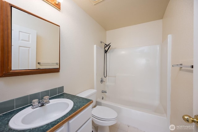 357 7th Ave SW, Ephrata, WA 98823 - full bathroom with vanity, tub / shower combination, and tile patterned floors