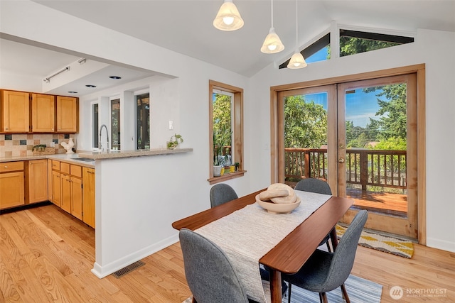 11557 Palatine Ave N, Seattle, WA 98133 - photo 10