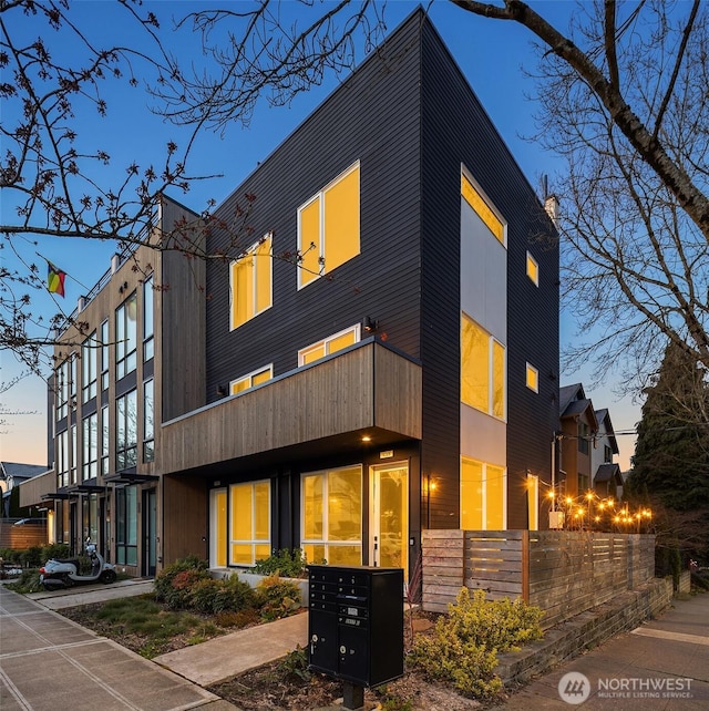 102 25th Ave Unit A, Seattle, WA 98122 - view of front of house with a balcony