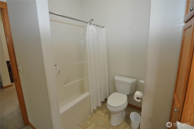 1750 Grand Ave, Mount Vernon, WA 98274 - bathroom featuring toilet and shower / bath combo with shower curtain