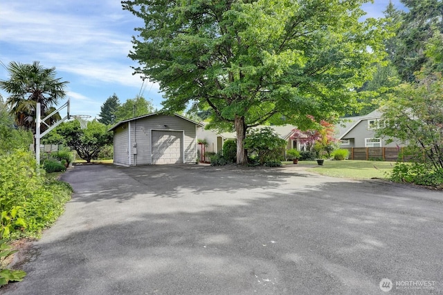 4623 224th St SE, Bothell, WA 98021 - detached garage with driveway
