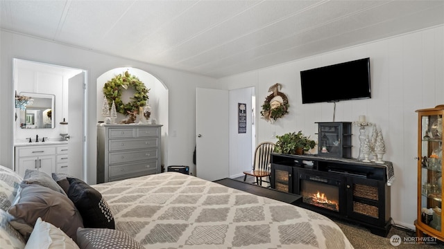 3324 W 19th Ave W Unit 52, Kennewick, WA 99338 - bedroom featuring ensuite bathroom and a glass covered fireplace