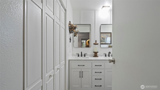 3324 W 19th Ave W Unit 52, Kennewick, WA 99338 - full bathroom with double vanity