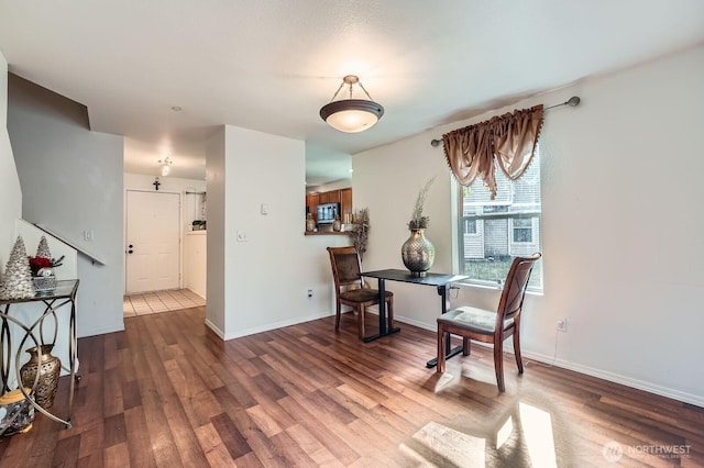 2100 S 336th St Unit M1, Federal Way, WA 98003 - sitting room featuring wood finished floors and baseboards