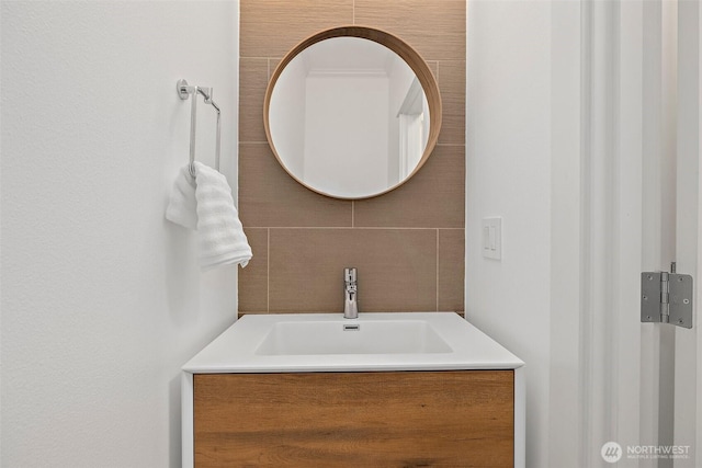 424 3rd Ln S Unit 12, Kirkland, WA 98033 - bathroom with vanity and tile walls