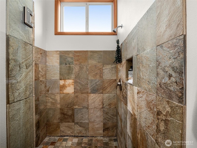 2727 Fairview Ave E Unit 12, Seattle, WA 98102 - full bath featuring tiled shower