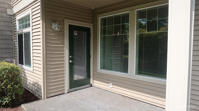 6121 Hazel Ave SE Unit A4, Auburn, WA 98092 - doorway to property with a porch