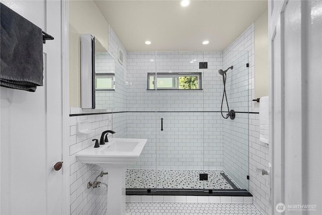 2855 SW 300th Pl, Federal Way, WA 98023 - bathroom featuring a stall shower, recessed lighting, and tile walls