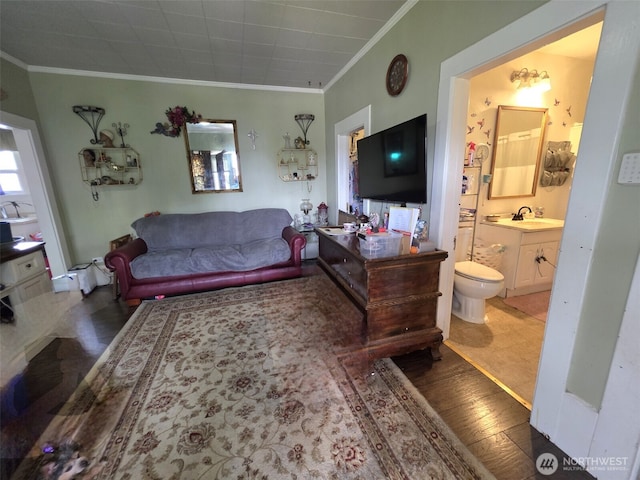 2719 Pacific Ave, Hoquiam, WA 98550 - living area featuring crown molding and wood finished floors