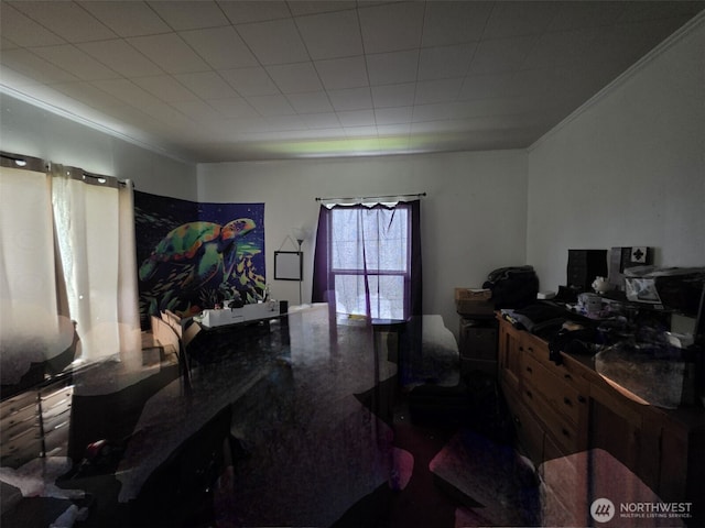 2719 Pacific Ave, Hoquiam, WA 98550 - office area with crown molding