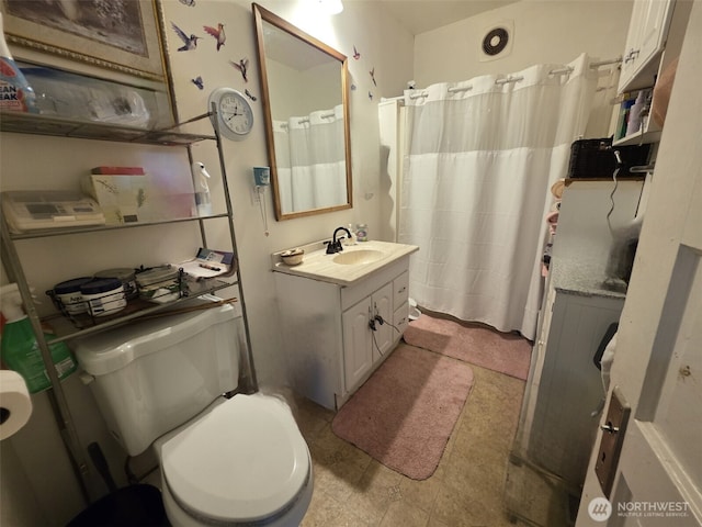 2719 Pacific Ave, Hoquiam, WA 98550 - full bathroom with vanity and a shower with shower curtain