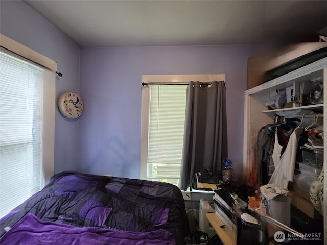 2719 Pacific Ave, Hoquiam, WA 98550 - bedroom with a closet