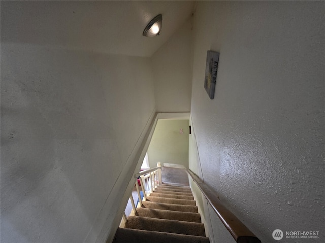 2719 Pacific Ave, Hoquiam, WA 98550 - view of staircase