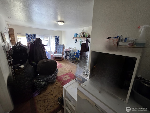 2719 Pacific Ave, Hoquiam, WA 98550 - bedroom featuring a textured ceiling and a textured wall