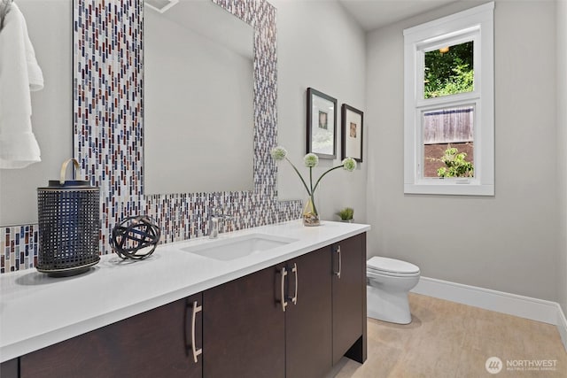 8246 W Mercer Way, Mercer Island, WA 98040 - full bathroom with vanity and tasteful backsplash