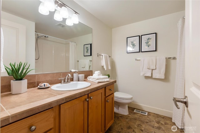 2674 SW Sylvan Heights Dr, Seattle, WA 98106 - full bathroom featuring vanity and curtained shower