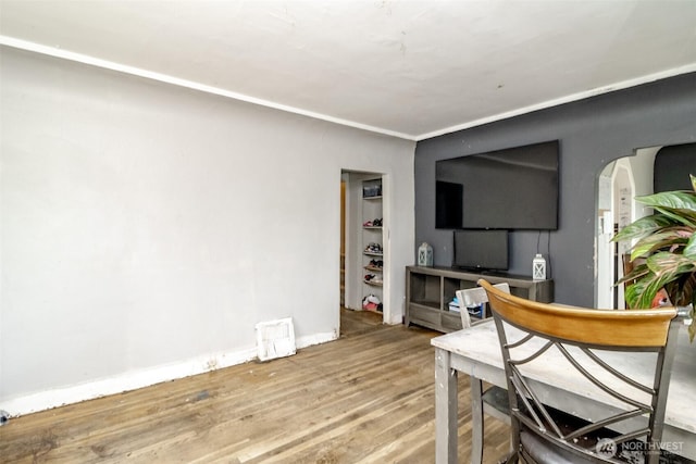 5229 S Thompson Ave, Tacoma, WA 98408 - living area featuring wood finished floors and baseboards