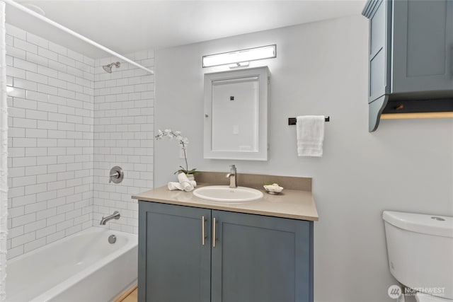 8315 24th Ave NW, Seattle, WA 98117 - full bathroom featuring vanity and shower / bath combo