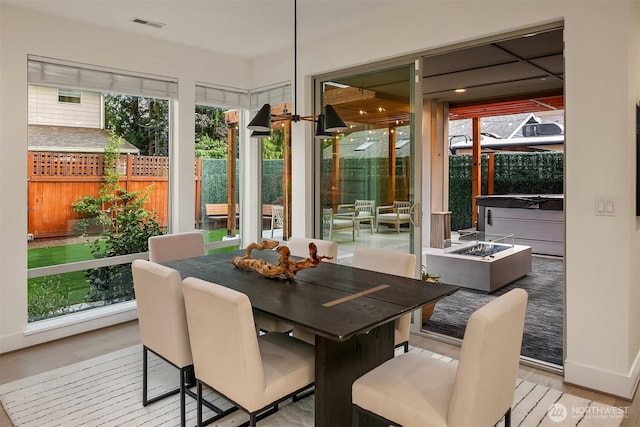 10637 128th Ave NE, Kirkland, WA 98033 - sunroom with plenty of natural light