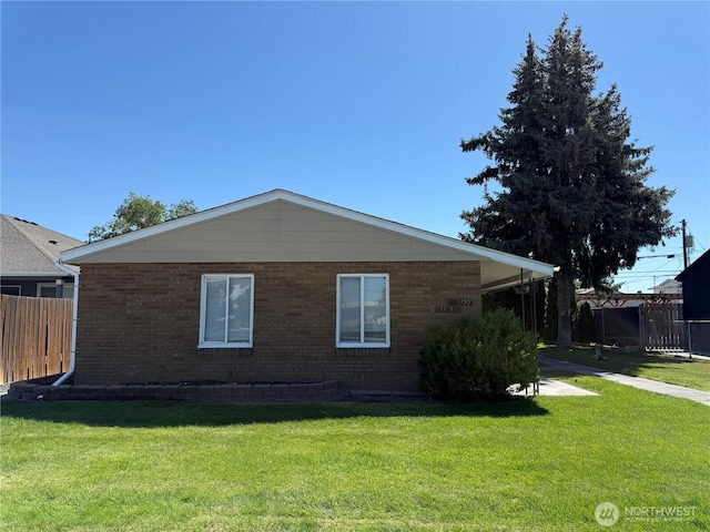 11311133 W Ivy Ave, Moses Lake, WA 98837 - view of side of property featuring brick siding