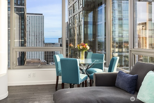 1808 Minor Ave Unit 3005, Seattle, WA 98101 - balcony with outdoor dining area and a view of city