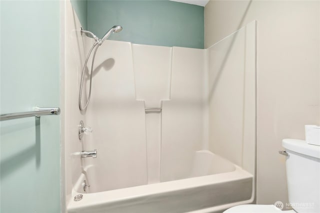 2838 170th Ave SE, Bellevue, WA 98008 - bathroom with toilet and tub / shower combination