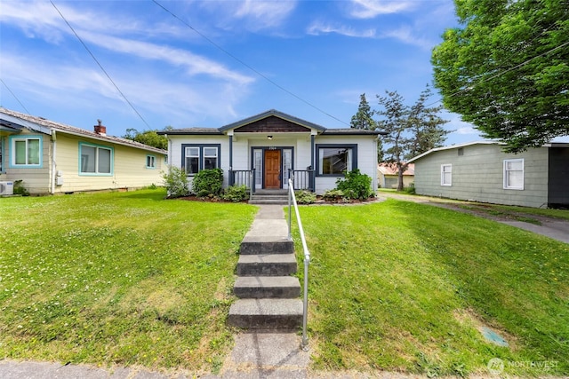2304 F St, Bellingham, WA 98225 - bungalow featuring a front yard