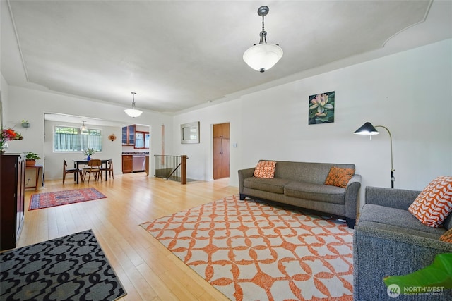 634 University St, Walla Walla, WA 99362 - living area featuring light wood finished floors
