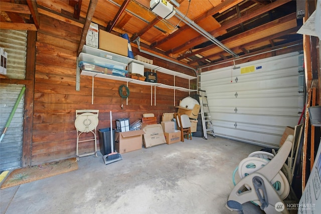 634 University St, Walla Walla, WA 99362 - garage with a garage door opener
