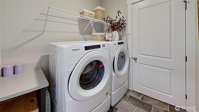 5845 Waverly Rd SW, Port Orchard, WA 98367 - laundry room featuring washer and dryer